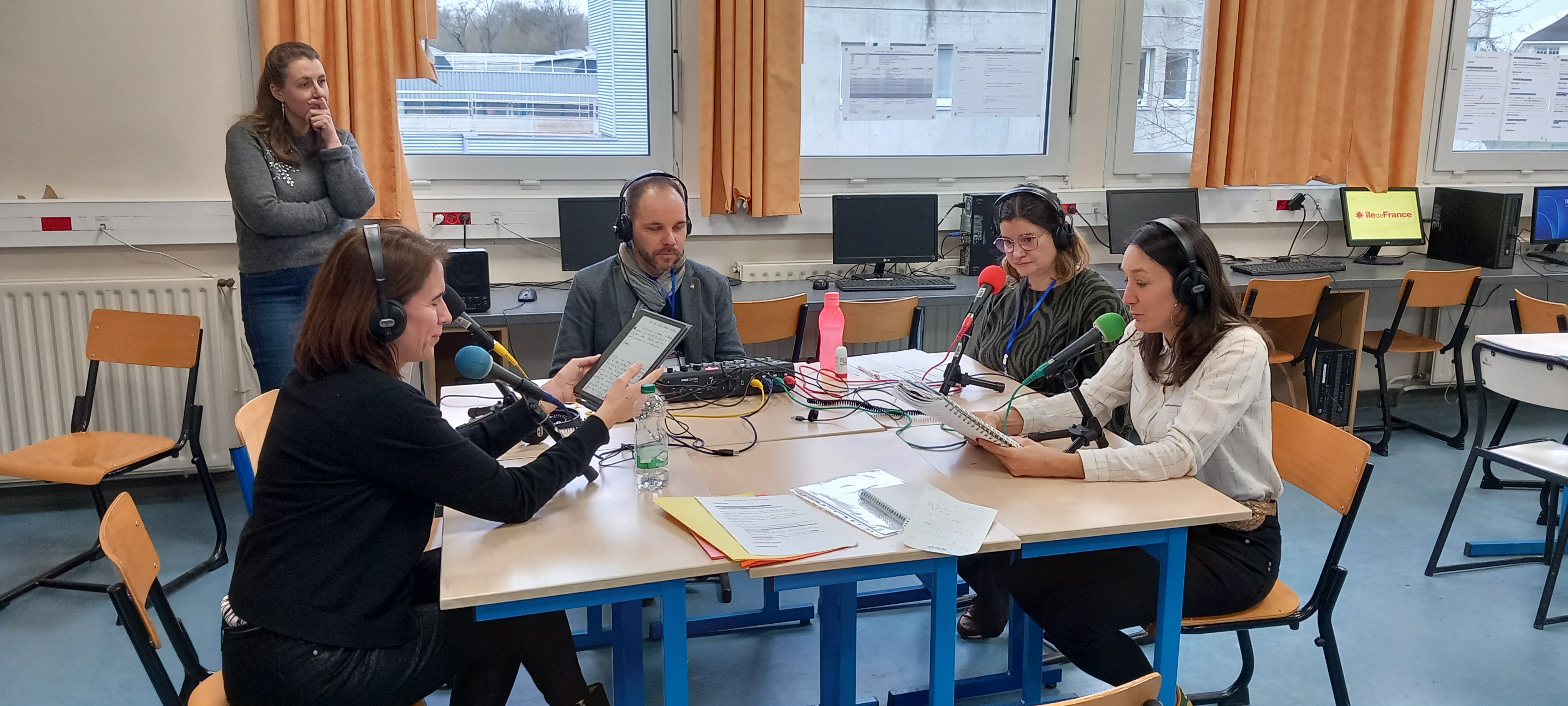 Logo Et vous, que faites-vous en classe médias ?